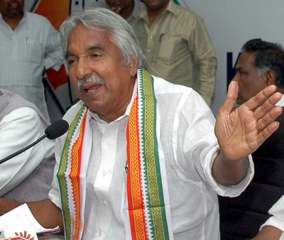 Oommen Chandy recovering from pneumonia