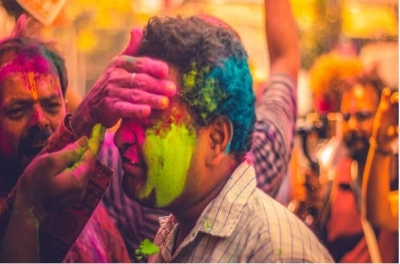 Looking after your eyes post Holi