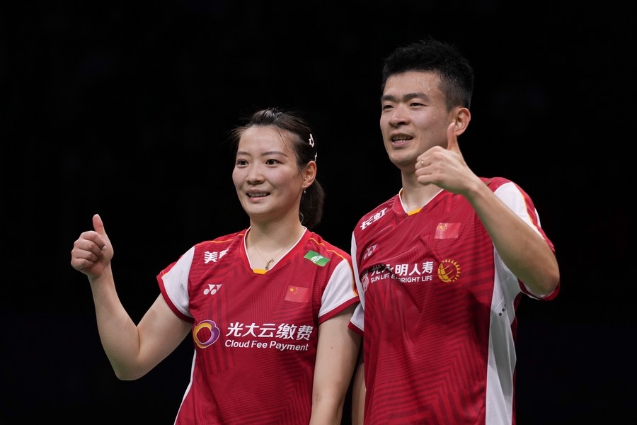 China beat Indonesia to reach Sudirman Cup semis