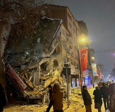 S.Korean President orders dispatch of rescue workers, medical supplies to quake-hit Turkey