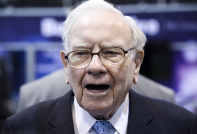Warren Buffett targets Biden on share repurchases