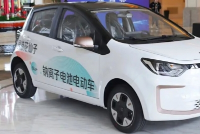 Chinese EV maker showcases world’s 1st car powered by sodium-ion battery