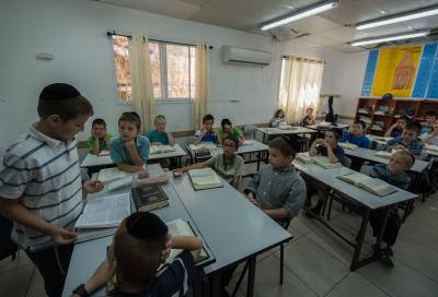 Israeli high school teachers go on strike for pay rise