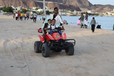 Life gradually returns to Yemeni beach amid hopes of end of civil war