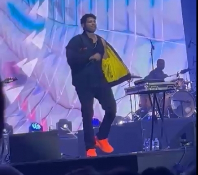 Oaf-Savera packs a surprise with Siddhant Chaturvedi at Vh1 Supersonic