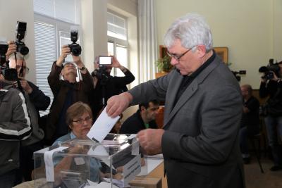 Bulgaria to hold early elections on April 2
