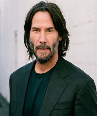 Keanu Reeves took the first ‘red pill’ on the sets of ‘The Matrix’