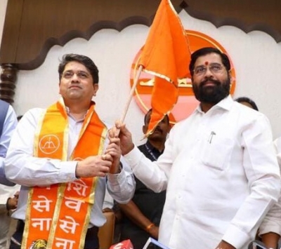 Thackeray jolted as top aide’s son joins CM’s Shiv Sena