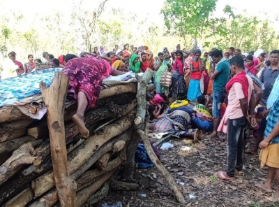 Dantewada Attack: Slain DRG jawan’s grieving widow lies down on husband’s pyre