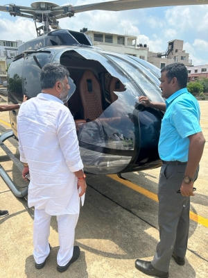 K’taka Cong President Shivakumar’s chopper hit by vulture