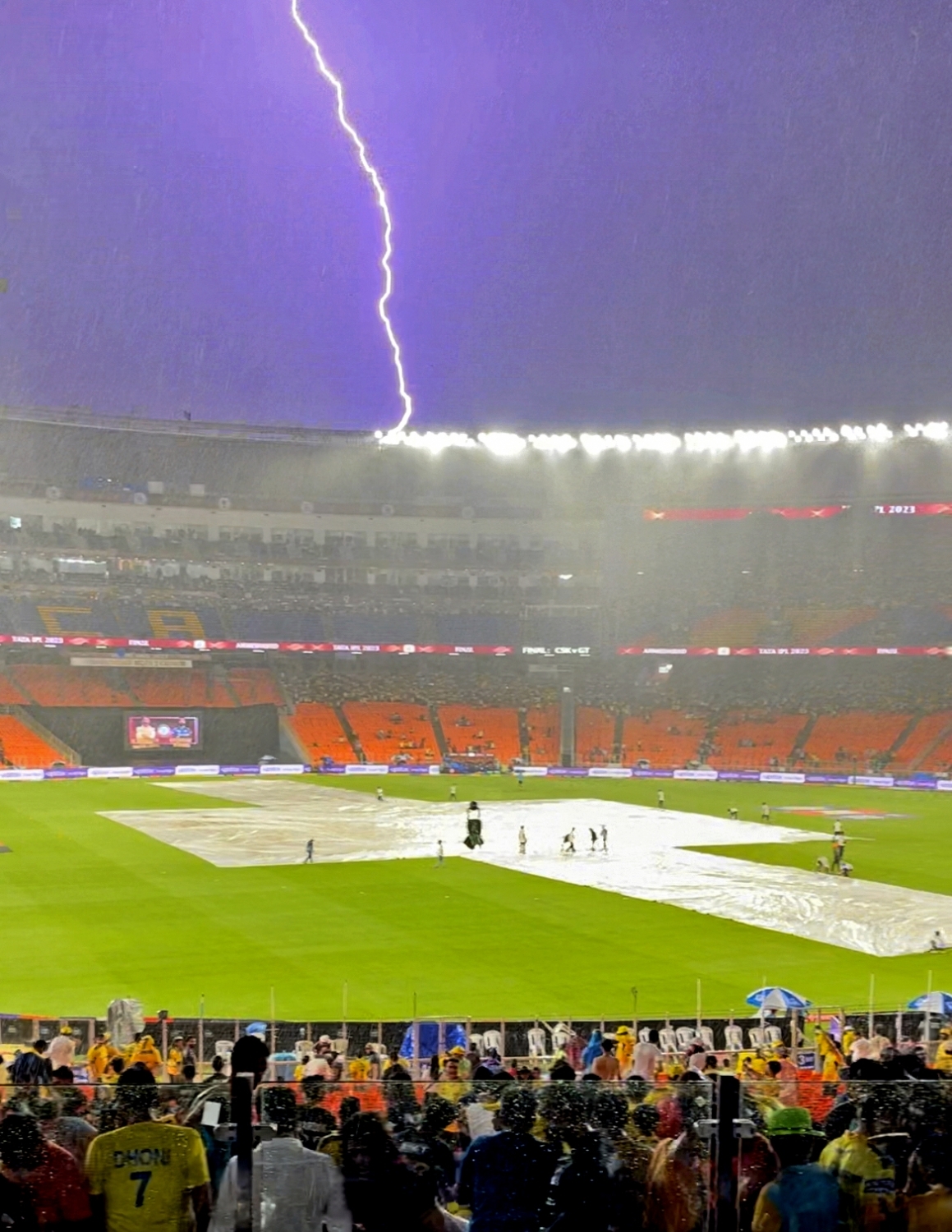 Unseasonal rain, hailstorm in Ahmedabad; IPL final match delayed