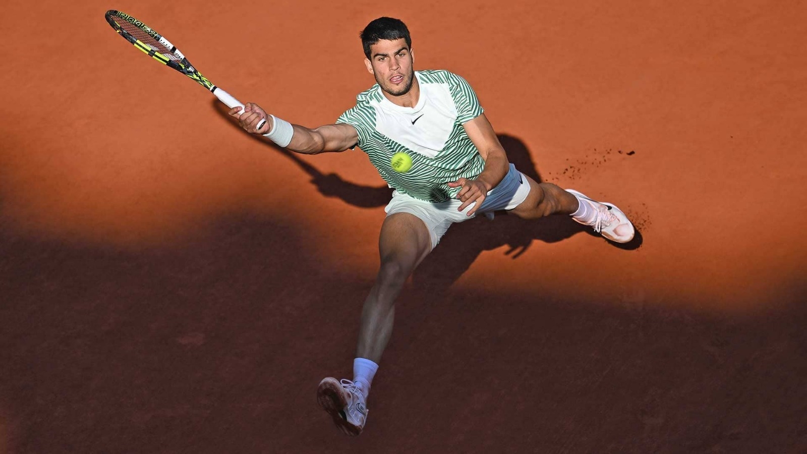 French Open: Awesome Alcaraz thrashes Musetti to reach quarterfinals